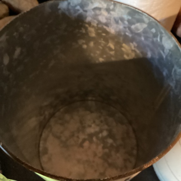 3piece canister set. Off white, star on each. - Picture 4 of 6